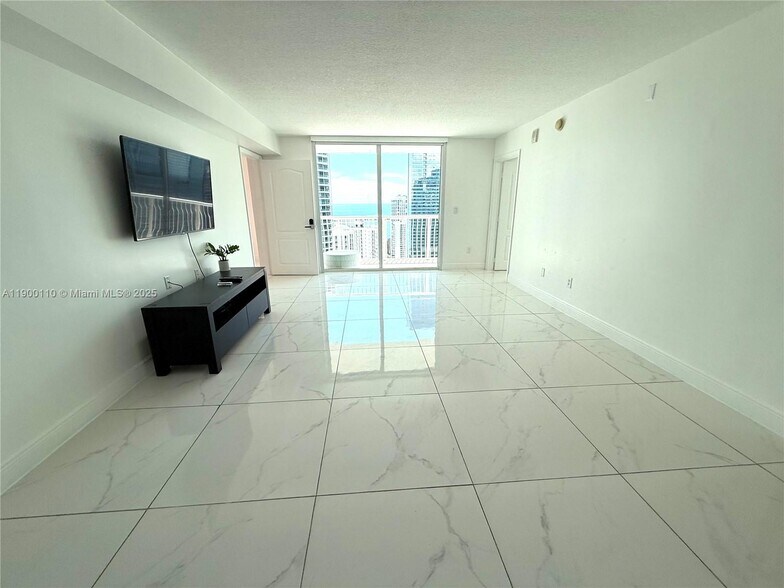 Building Photo - 1200 Brickell Bay Dr