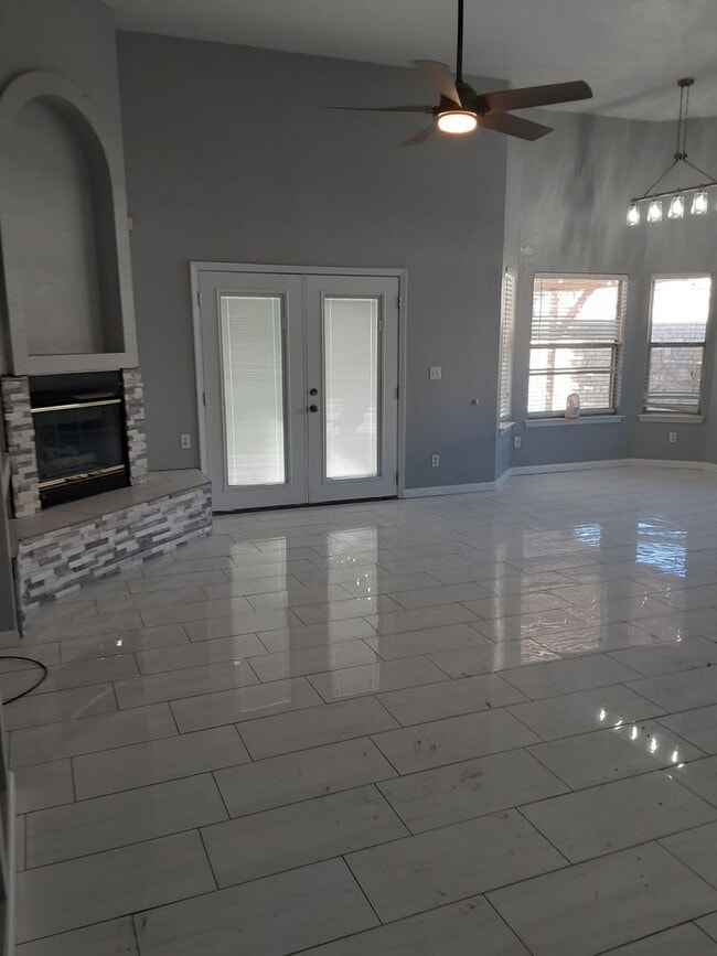 Building Photo - Corner Lot Home in Gated Santa Teresa