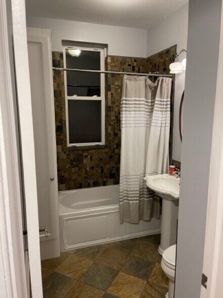 Hall Bath - 5442 S Cornell Ave