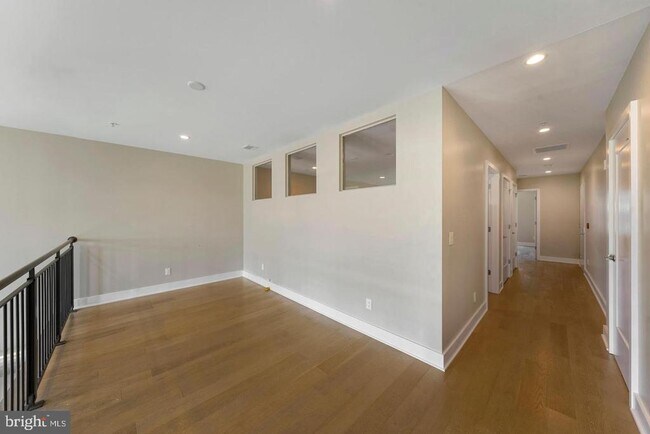 Building Photo - 1701 16th St N