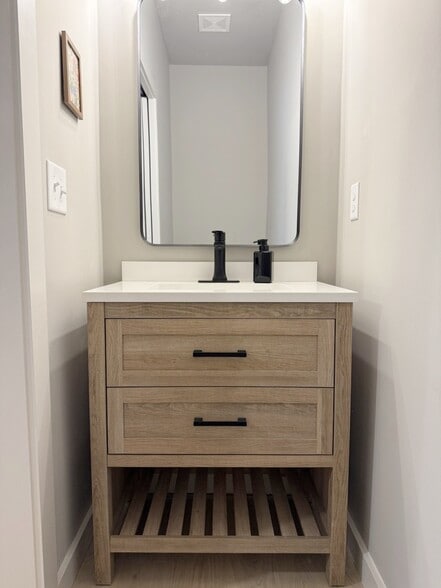 POWDER BATH - 110 Textile Ct