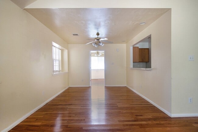 Building Photo - 1237 Lovett St