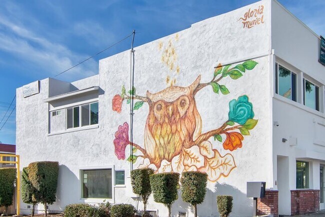 Building Photo - El Buho
