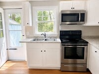 Building Photo - 98 Burnell Dr