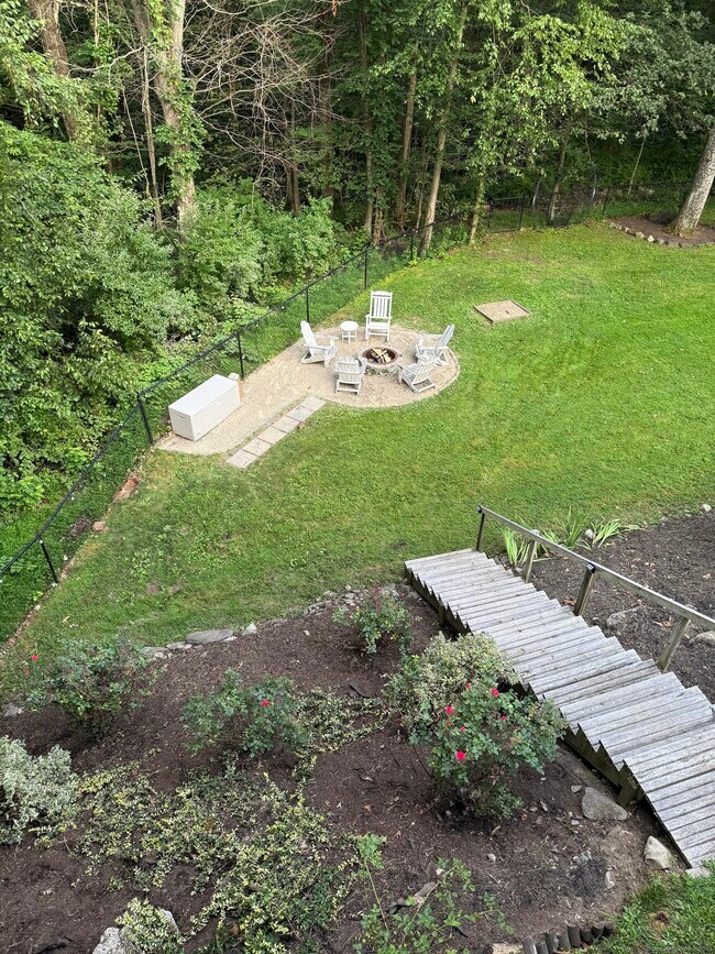 Building Photo - 17 Raven Crest Dr