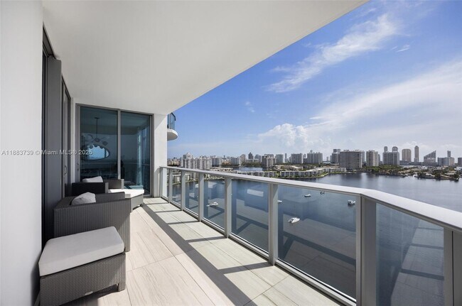 Building Photo - 17301 Biscayne Blvd