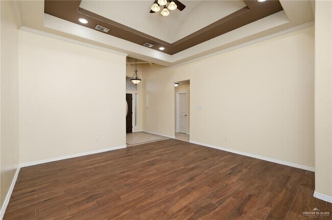 Building Photo - 2323 N Opal St