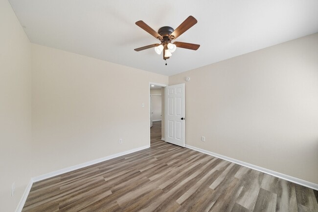 Building Photo - 1735 Riane Ln