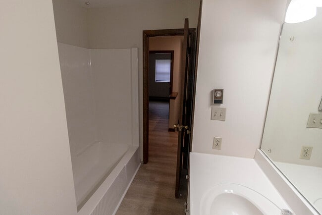 Building Photo - 1003 Canterbury Dr