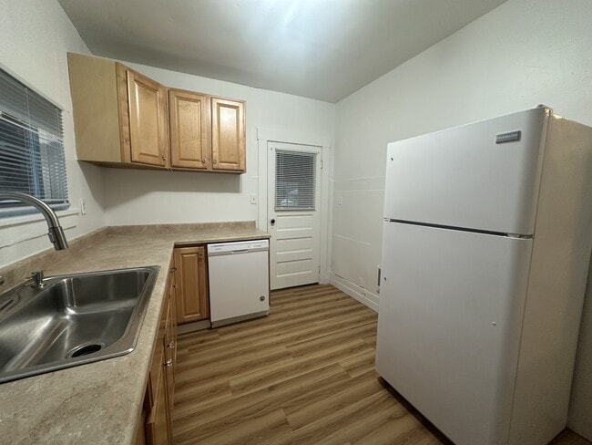 Building Photo - 7951 Maple Ave SE