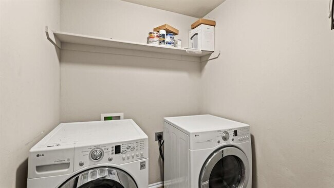 Building Photo - 16316 Drywater Dr