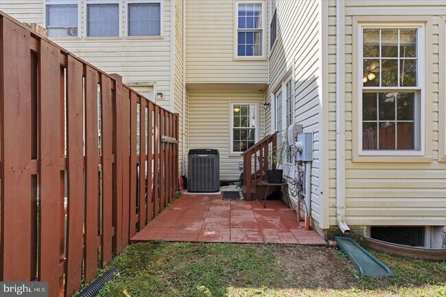 Building Photo - 7049 Rogue Forest Ln