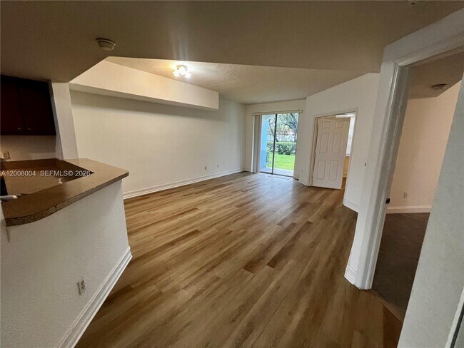 Building Photo - 771 SW 148th Ave