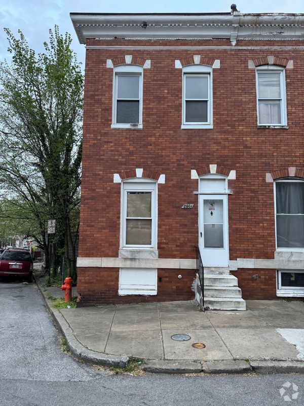 Building Photo - 2601 W Fairmount Ave