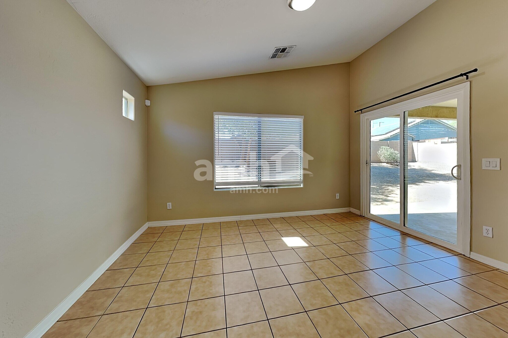 Building Photo - 25524 W Dunlap Rd