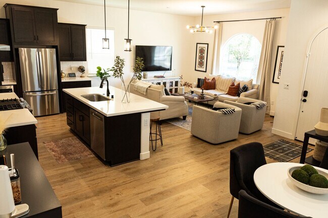 Building Photo - 3 bedroom | 2.5 bathroom | Crocker Village Single Family Home