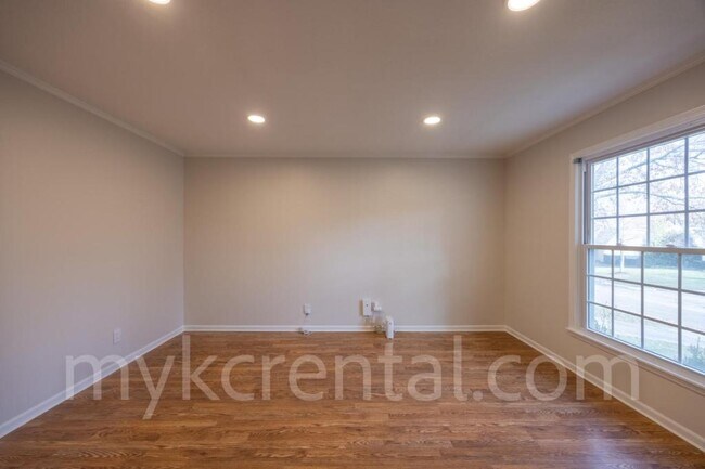 Building Photo - 12012 Ensley Ln