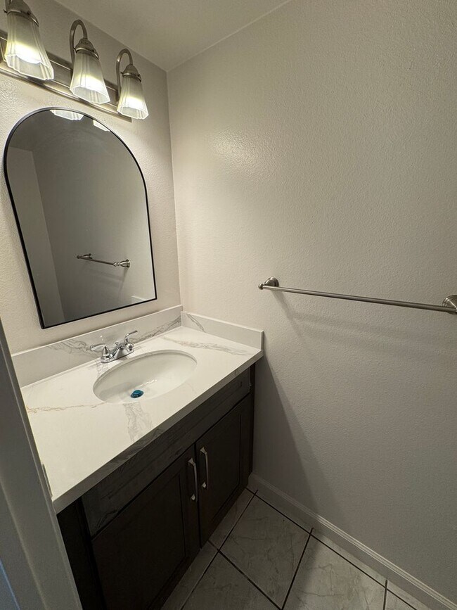 Building Photo - Beautiful 4 Bedroom in Rancho San Diego