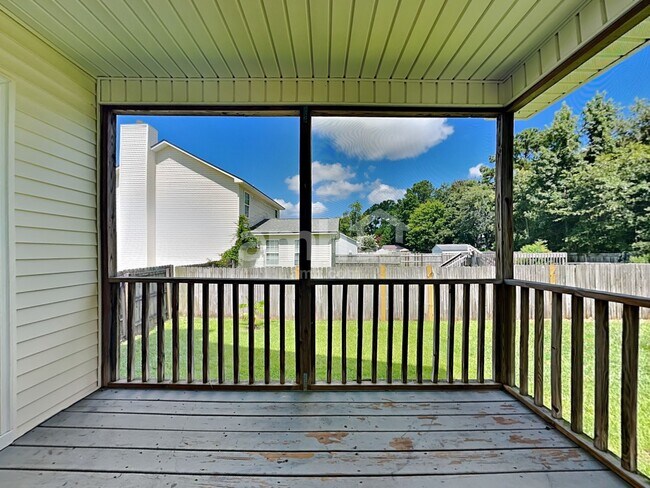 Building Photo - 131 Kingsbridge Dr