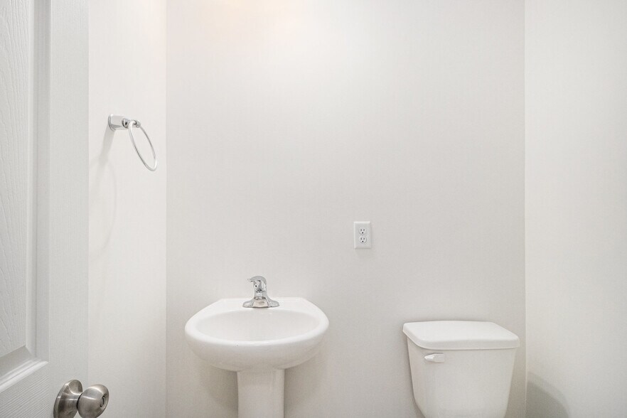 Building Photo - 35 Furlong Rd