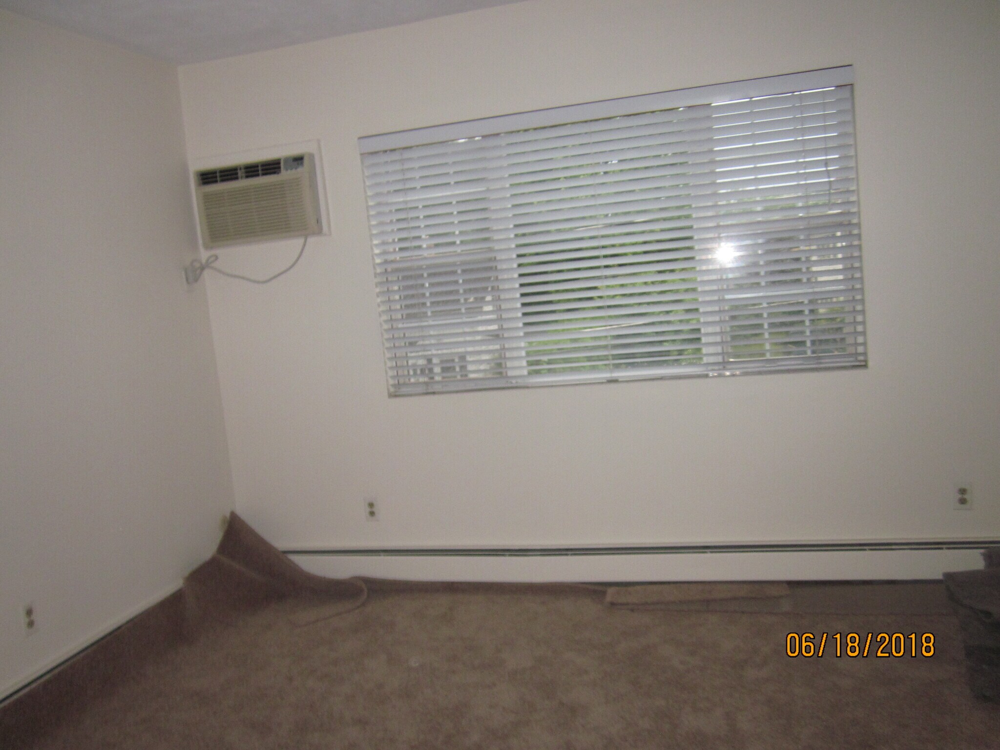 Building Photo - 46 Rustic St