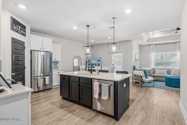 Building Photo - 350 Emerald Cove St