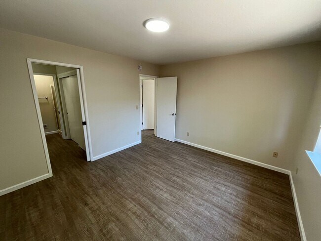 Building Photo - Ready Now! Come Tour Your New 3 Bedroom 2 ...