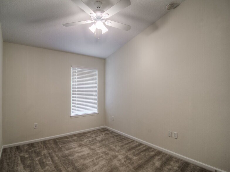 Building Photo - 13478 Sunstone St