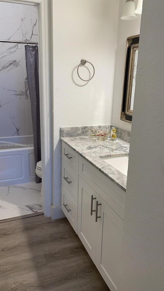 Building Photo - 6104 NW 114th Pl