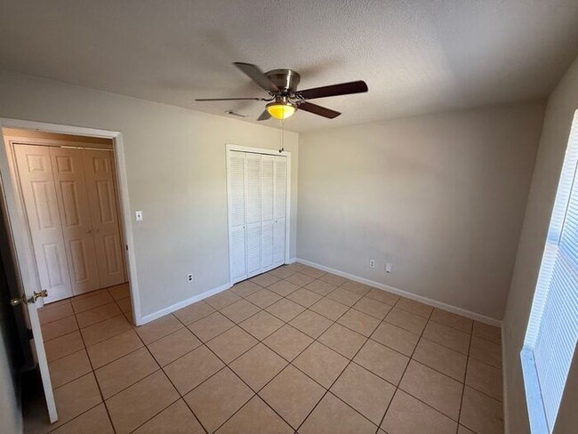 Building Photo - Gulf Breeze - Greenbriar Estates- 2 bedroom, 1 bathroom - water and lawn care included