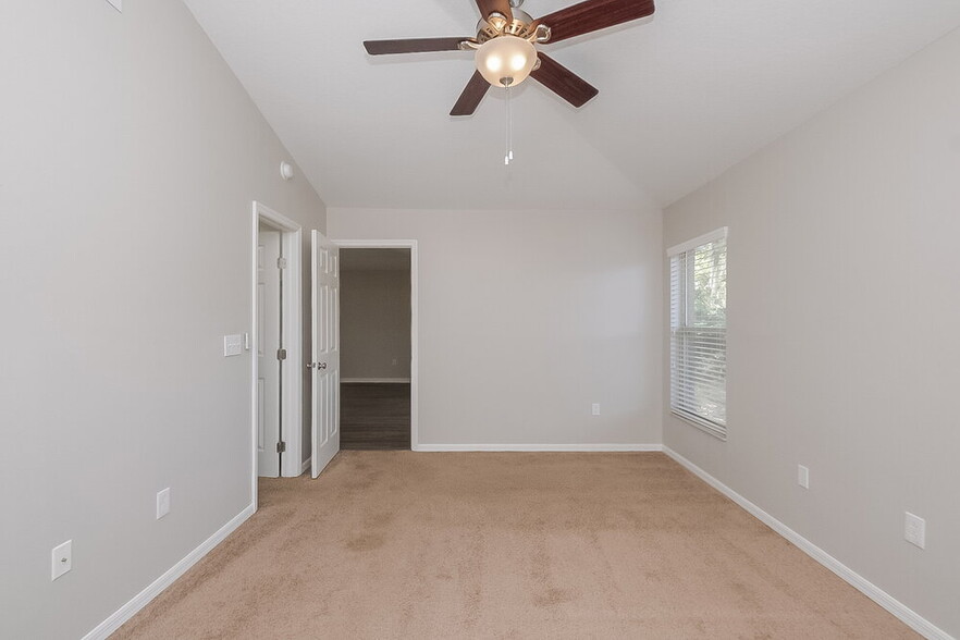 Building Photo - 4812 Limerick Dr