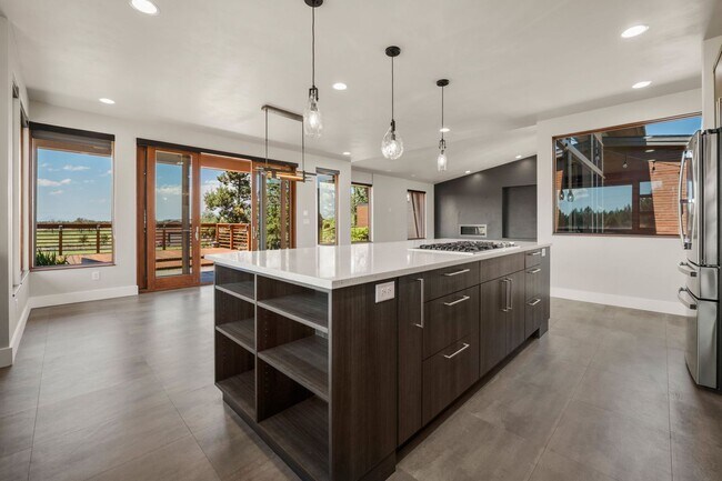 Building Photo - 64144 Pioneer Loop
