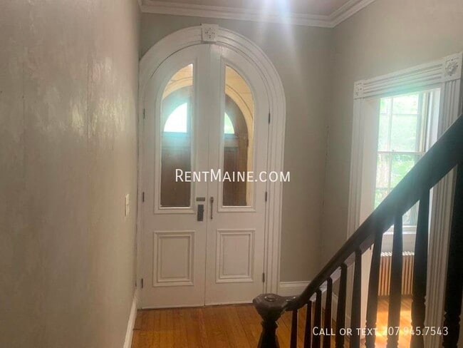 Building Photo - 13 Hudson St