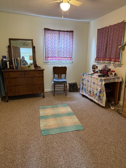 bed #1 - 420 S 19th St