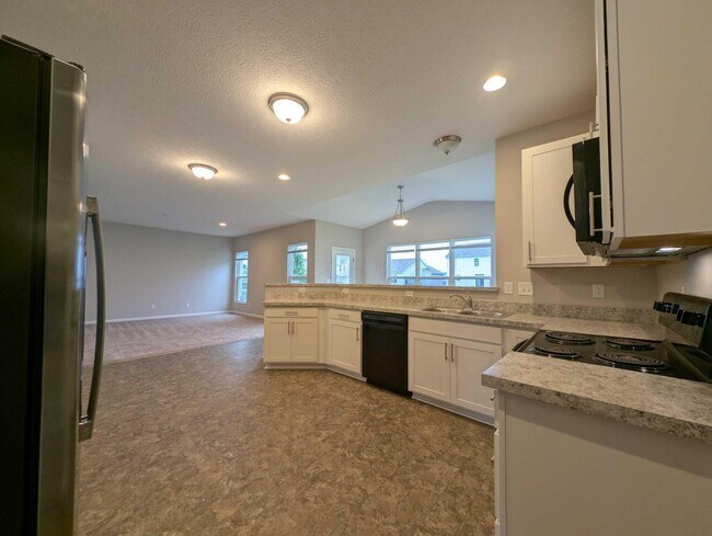 Building Photo - 535 Pagoda Loop
