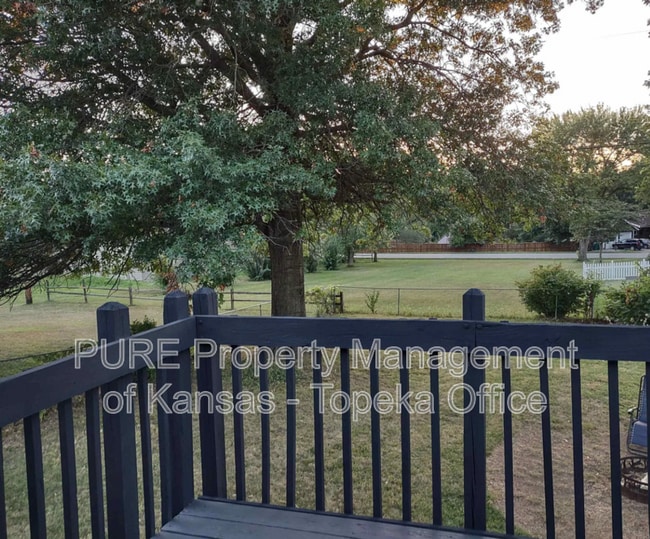 Building Photo - 111 Vista View Ct