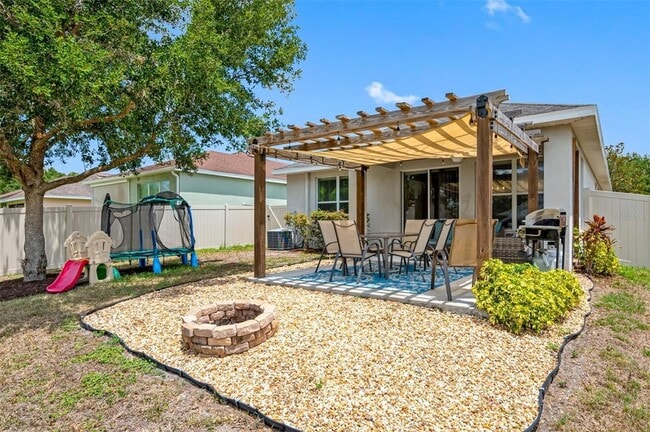 Building Photo - 17414 New Cross Cir