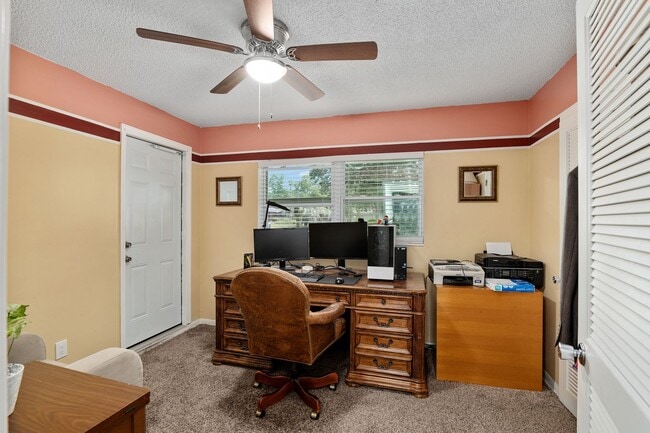 Building Photo - Beautiful 4/3 home With Attached Mother In...