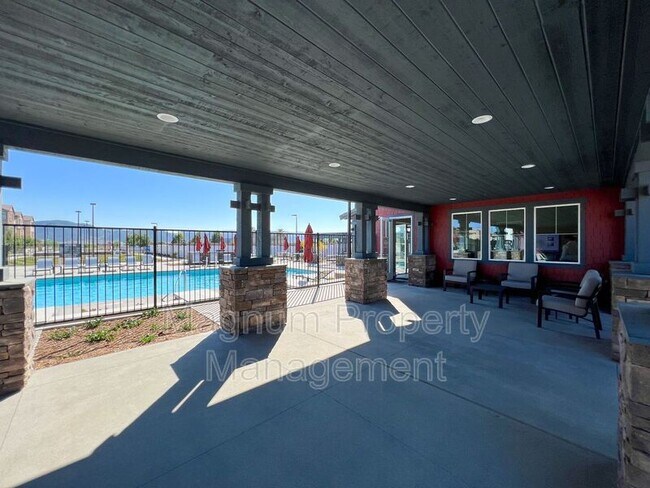 Building Photo - 40636 Birchfield Dr