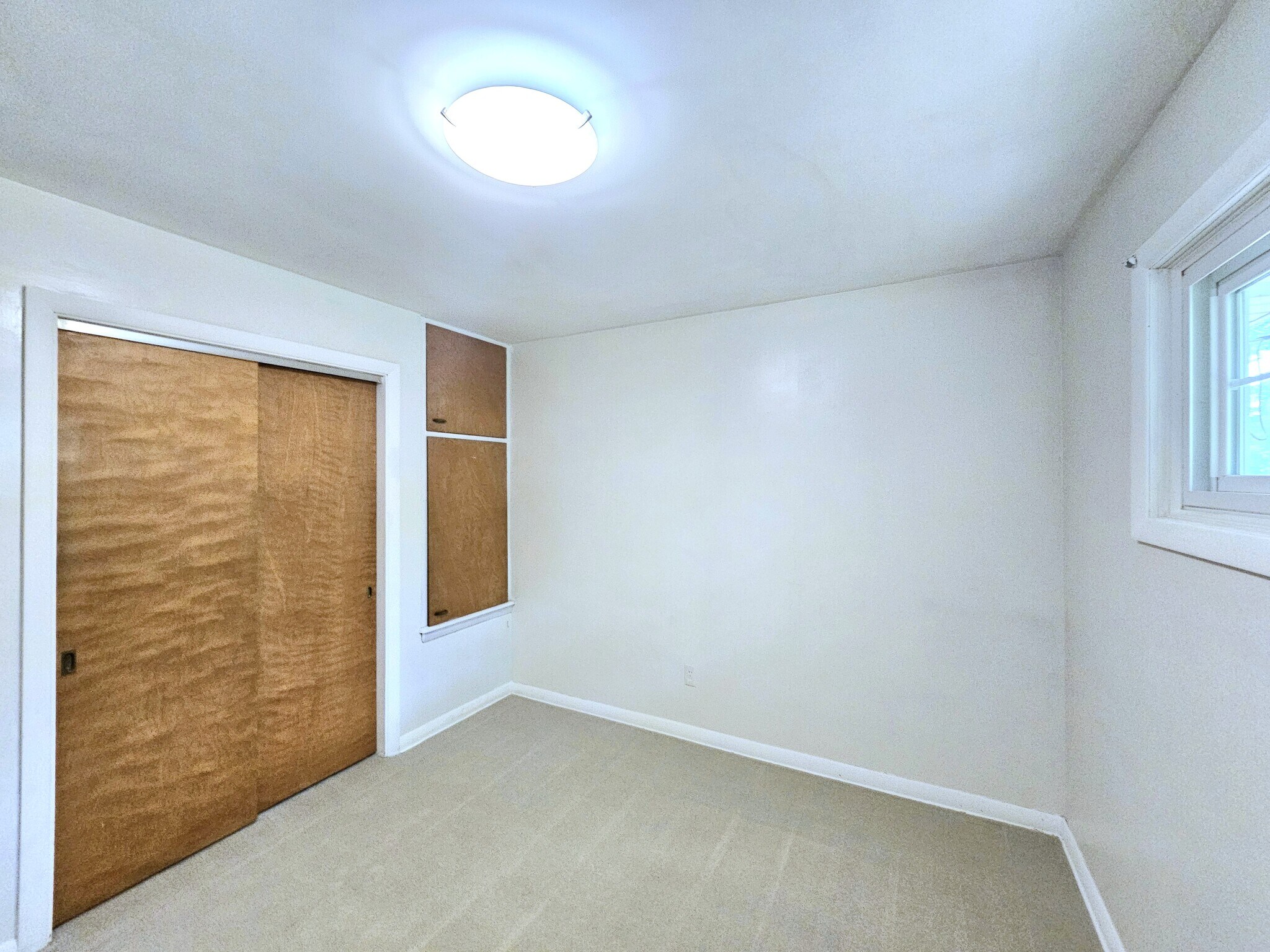 Upper Level- Bedroom 1- 11.4x9.10 - 172 Lincoln Hill Dr