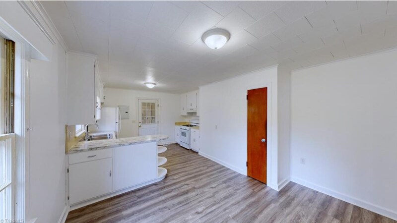 Building Photo - 1441 Sunset Ave