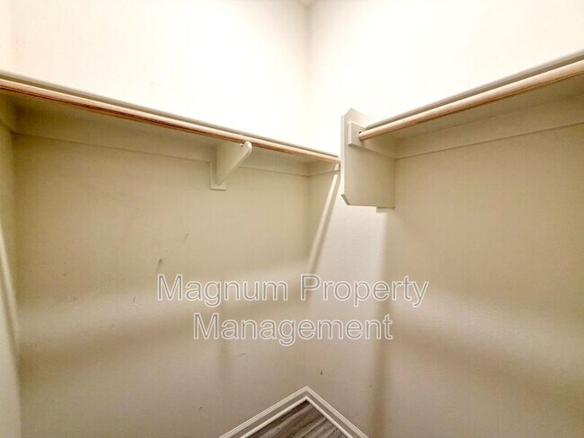 Building Photo - 25161 Harmony Ave