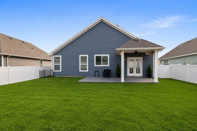 Building Photo - 9141 Blackstone Dr