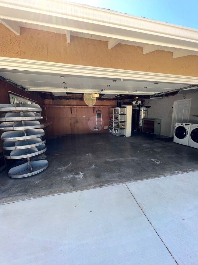 Building Photo - Move in Special!! $750 off 1st Month's Rent!!