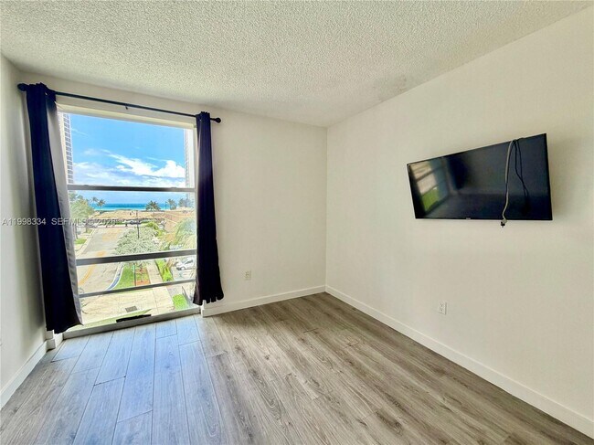 Building Photo - 17560 Atlantic Blvd