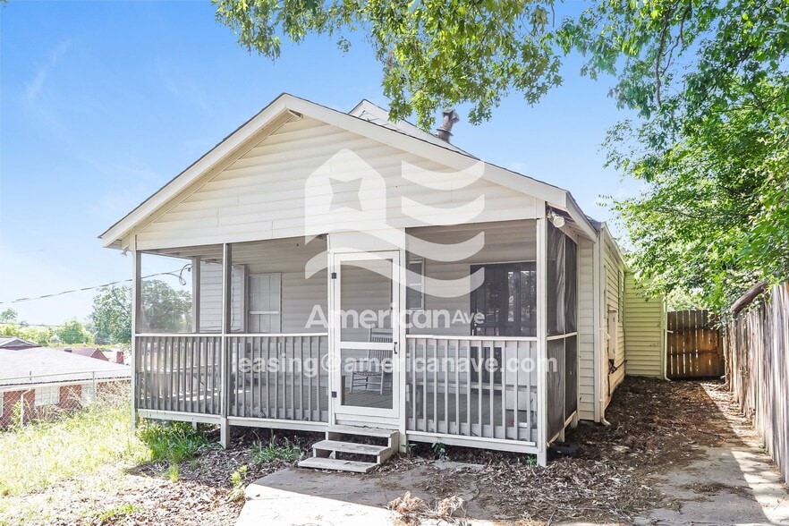 Building Photo - 1600 4th Terrace W