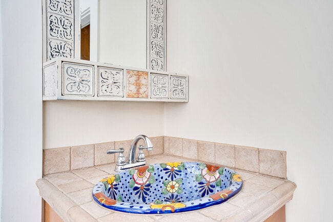 Building Photo - 1607 Knickerbocker Ave