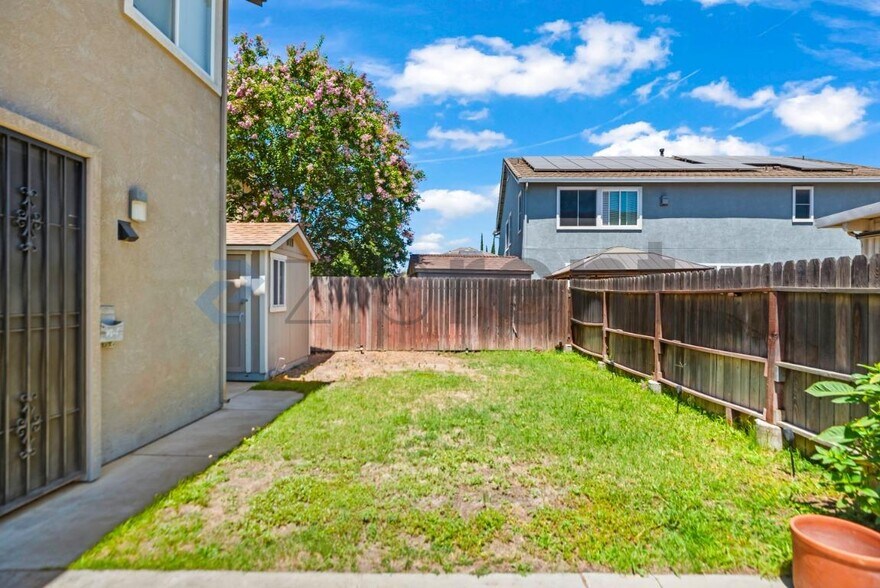 Building Photo - Unit