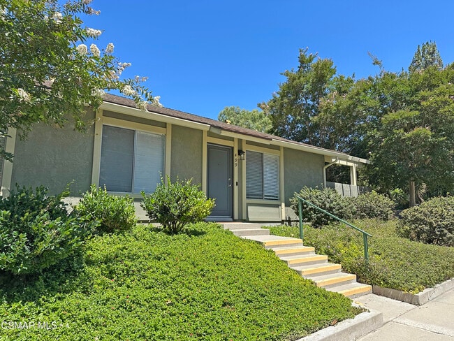 Building Photo - 499 Serento Cir