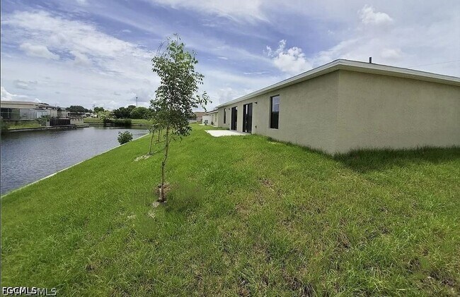 Building Photo - 913 Cultural Park Blvd